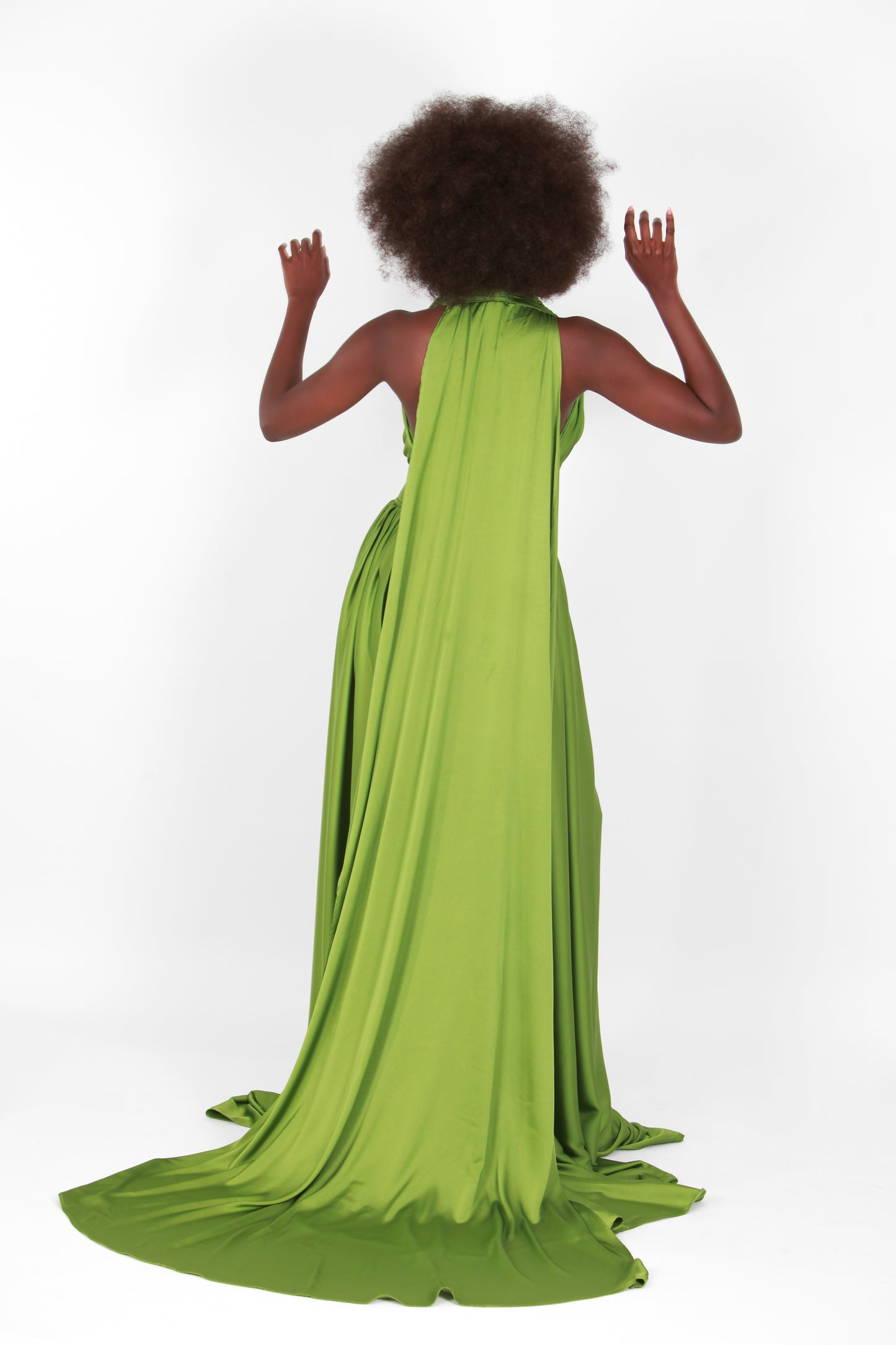 Robe en satin de soie verte