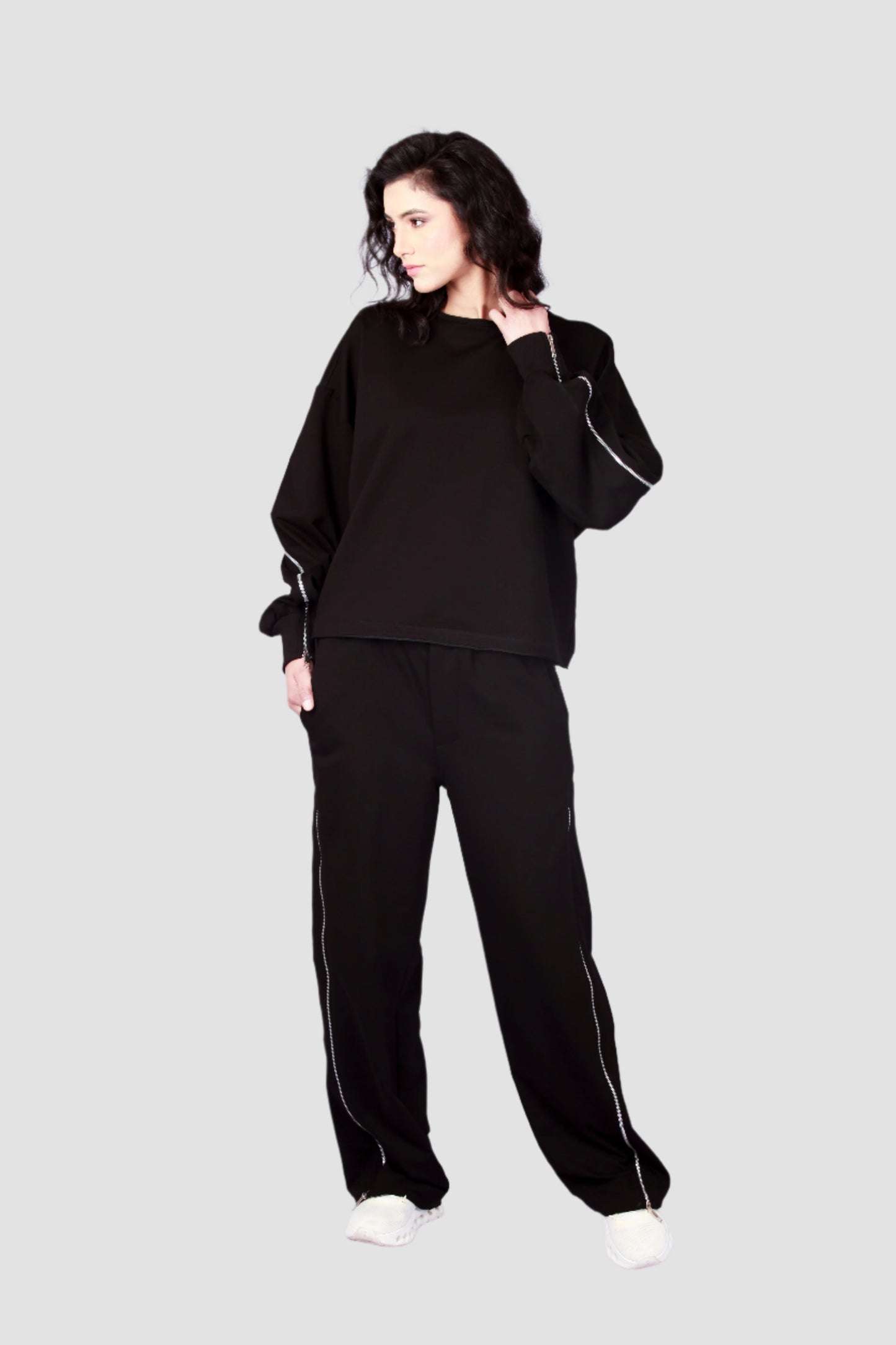 Sweat-shirt noir à manches zippées