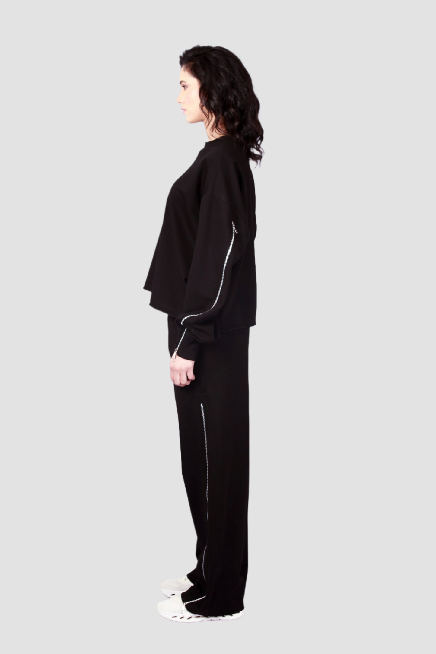Sweat-shirt noir à manches zippées